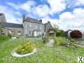 Photo FINISTÈRE : Plomodiern. Imposante maison de ville/entreprise de 5 chambres et 5 salles de bains avec jardin clos, près de la mer.