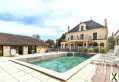 Photo Château avec dépendances, piscines et ensemble immobilier de 900 m²