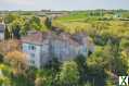 Photo CHÂTEAU MÉDIÉVAL À TOUR CARRÉE