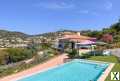 Photo Villa avec piscine et belle vue dégagée sur mer et collines