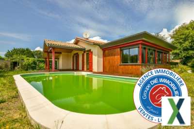 Photo Villa de plain-pied rénovée avec 3 chambres, piscine et garage