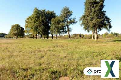 Photo Grand terrain constructible divisible en lots en Dordogne