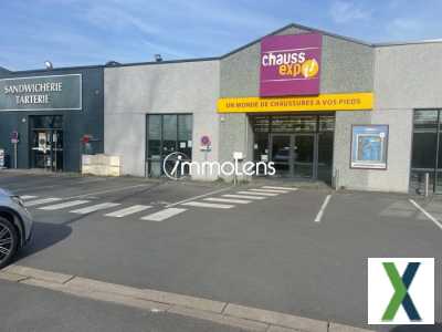 Photo Local 500 m2 sur axe passant