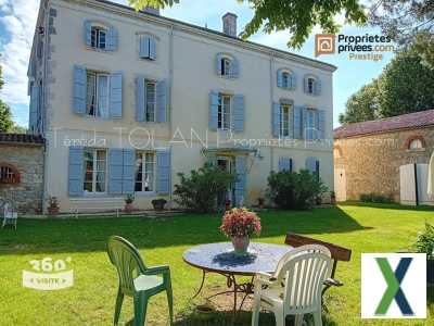 Photo Vente Chateau 17 pièces de 780 m² à Agen