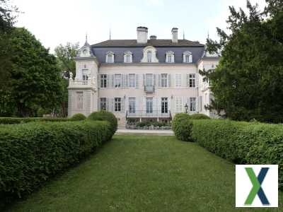 Photo Château de 685 m² sur une parcelle de 7200 m²