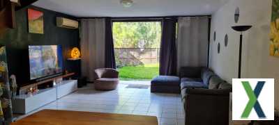 Photo BAISSE DE PRIX ! OPPORTUNITE ! MAHINA : Joli T3 en duplex meublé , jardin, picine 38.5 M négociable.