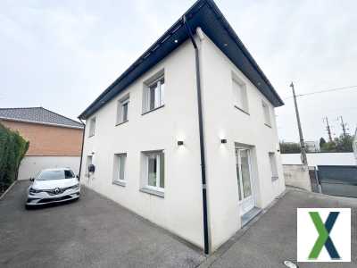Photo Maison individuelle cubique de 165 m2 sur une parcelle de 250 m2, 4 ch